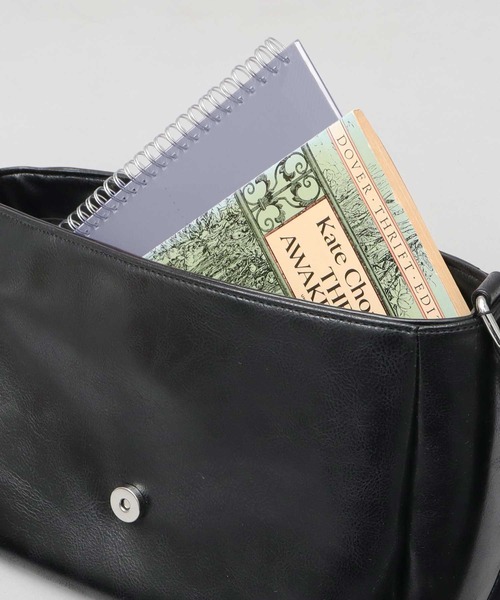 スプリットレザー(牛床革) フラップ ショルダーバッグ B5対応(ショルダーバッグ)|REGiSTA(レジスタ) スプリットレザー(牛床革) フラップ ショルダーバッグ B5対応(ショルダーバッグ)|REGiSTA(レジスタ)