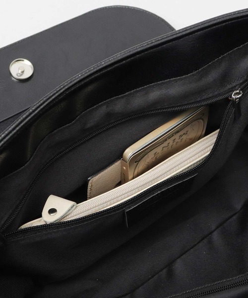 スプリットレザー(牛床革) フラップ ショルダーバッグ B5対応(ショルダーバッグ)|REGiSTA(レジスタ) スプリットレザー(牛床革) フラップ ショルダーバッグ B5対応(ショルダーバッグ)|REGiSTA(レジスタ)