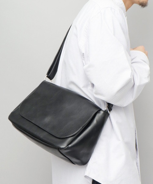 スプリットレザー(牛床革) フラップ ショルダーバッグ B5対応(ショルダーバッグ)|REGiSTA(レジスタ) スプリットレザー(牛床革) フラップ ショルダーバッグ B5対応(ショルダーバッグ)|REGiSTA(レジスタ)