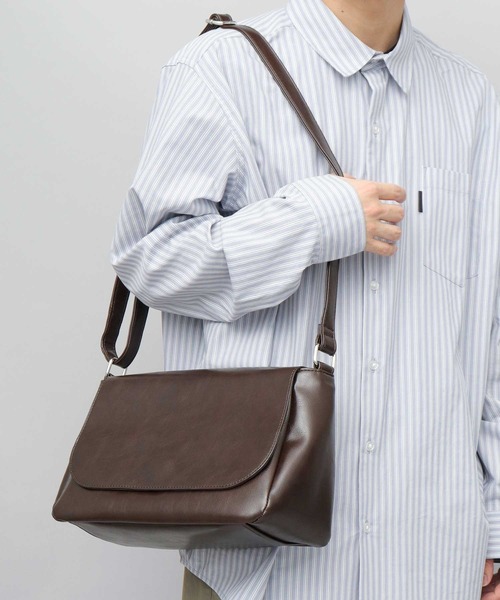 スプリットレザー(牛床革) フラップ ショルダーバッグ B5対応(ショルダーバッグ)|REGiSTA(レジスタ) スプリットレザー(牛床革) フラップ ショルダーバッグ B5対応(ショルダーバッグ)|REGiSTA(レジスタ)