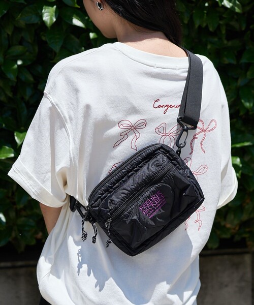 FREAK'S STORE（フリークスストア）の「FREDRIK PACKERS × FREAK'S STORE/フレドリックパッカーズ 別注 ACCORD SHOULDER QUILT/別注 アコード ショルダー キルト/ショルダーポーチ（ショルダーバッグ・レディース・ベージュ/ブラック・ONE SIZE）」の9枚目の写真