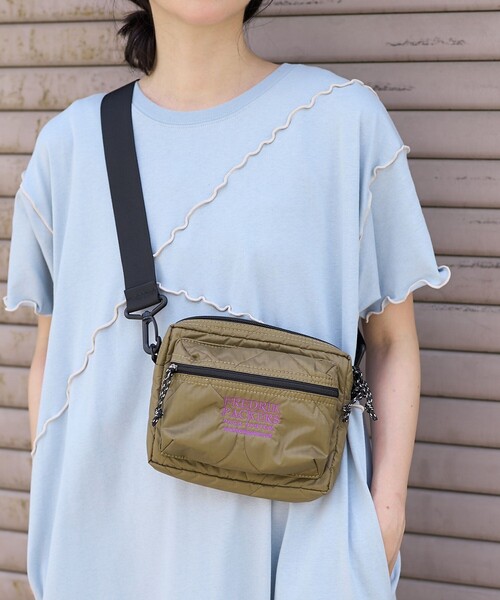 FREAK'S STORE（フリークスストア）の「FREDRIK PACKERS × FREAK'S STORE/フレドリックパッカーズ 別注 ACCORD SHOULDER QUILT/別注 アコード ショルダー キルト/ショルダーポーチ（ショルダーバッグ・レディース・ベージュ/ブラック・ONE SIZE）」の12枚目の写真