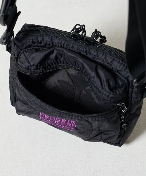 FREAK'S STORE（フリークスストア）の「FREDRIK PACKERS × FREAK'S STORE/フレドリックパッカーズ 別注 ACCORD SHOULDER QUILT/別注 アコード ショルダー キルト/ショルダーポーチ（ショルダーバッグ・レディース・ベージュ/ブラック・ONE SIZE）」の21枚目の写真