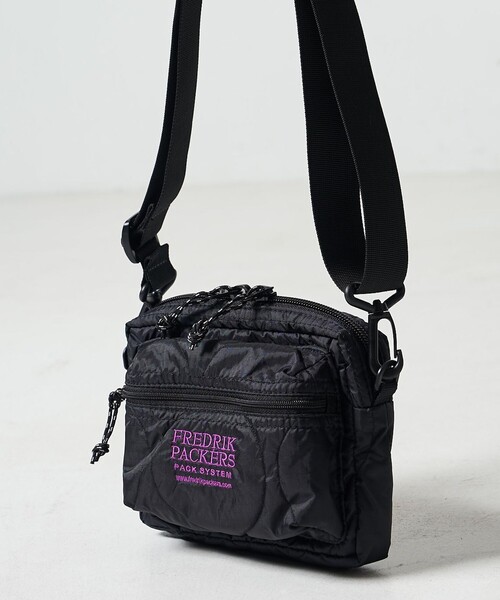 FREAK'S STORE（フリークスストア）の「FREDRIK PACKERS × FREAK'S STORE/フレドリックパッカーズ 別注 ACCORD SHOULDER QUILT/別注 アコード ショルダー キルト/ショルダーポーチ（ショルダーバッグ・レディース・ベージュ/ブラック・ONE SIZE）」の18枚目の写真