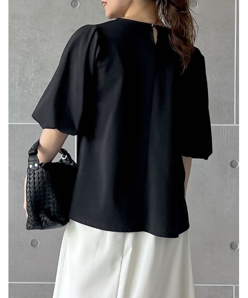 Re:EDIT（リエディ）の「[二の腕カバー]五分袖バルーンスリーブTシャツ（Tシャツ/カットソー・レディース・ブラック/ホワイト・MEDIUM/LARGE）」の10枚目の写真