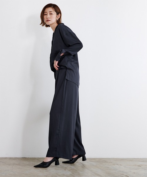 UR'S(ユアーズ)の「着痩せワイドパンツ(スラックス・レディース・ブルー/ネイビー/カーキ/ブラック・L/M/S)」の3枚目の写真