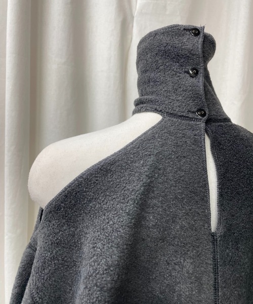 PROVOKE （プロヴォーク）の「CUT OUT PULLOVER（Tシャツ/カットソー・レディース・チャコールグレー/ベージュ・FREE）」の7枚目の写真