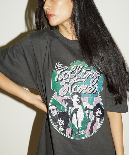 CULTURE SUPPLY(カルチャー サプライ)の「ROCK TEE STONES2(Tシャツ/カットソー・レディース・スミクロ・FREE)」の2枚目の写真