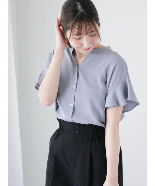 Te chichi TERRASSE（テチチテラス）の「【イージーケア】メタルボタンフレア袖ブラウス（シャツ/ブラウス・レディース・ブルー/チャコールグレー/オフホワイト・F）」の3枚目の写真