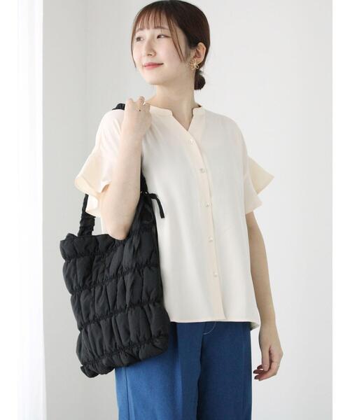 Te chichi TERRASSE（テチチテラス）の「【イージーケア】メタルボタンフレア袖ブラウス（シャツ/ブラウス・レディース・ブルー/チャコールグレー/オフホワイト・F）」の5枚目の写真