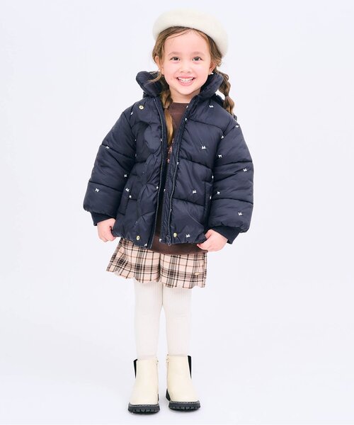 apres les cours（アプレレクール）の「リボン・ハート刺繍スカラップアウター_マシンウォッシャブル（ダウンジャケット/コート・キッズ・ネイビー/ピンク/アイボリー・80/90/100/110/120/130/140）」の4枚目の写真