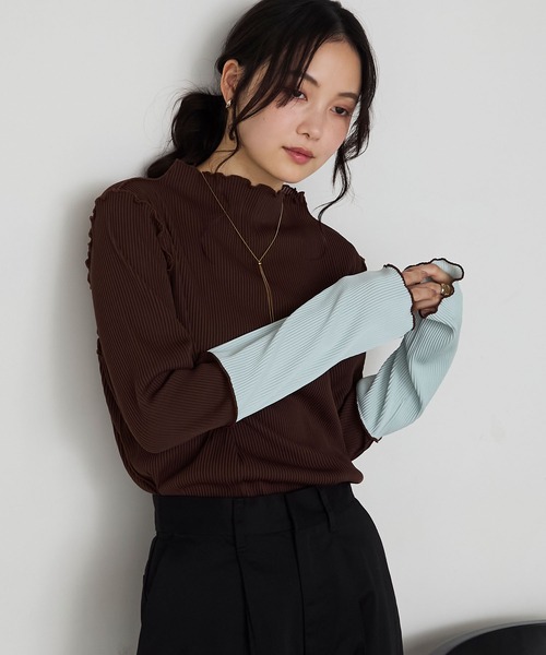 forksy.(フォルクシー)の「【forksy.】袖口配色プリーツメロー切替シアートップス(Tシャツ/カットソー・レディース・グレー/ブラック/ホワイト/ピンク/ホワイト系1/ライトグレー/ダークグリーン/チョコ・FREE)」の6枚目の写真