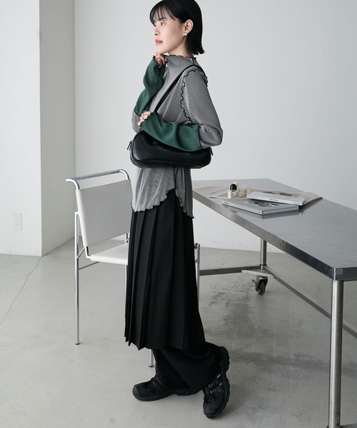 forksy.(フォルクシー)の「【forksy.】袖口配色プリーツメロー切替シアートップス(Tシャツ/カットソー・レディース・グレー/ブラック/ホワイト/ピンク/ホワイト系1/ライトグレー/ダークグリーン/チョコ・FREE)」の16枚目の写真