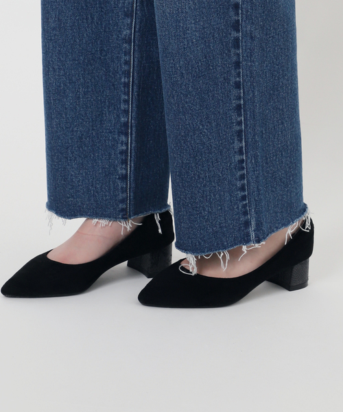 B.C STOCK(ベーセーストック)の「DU JOUR/デュ ジュール FLARE-HEM JEAN(デニムパンツ・レディース・ブラック/ブルー・36/38)」の3枚目の写真