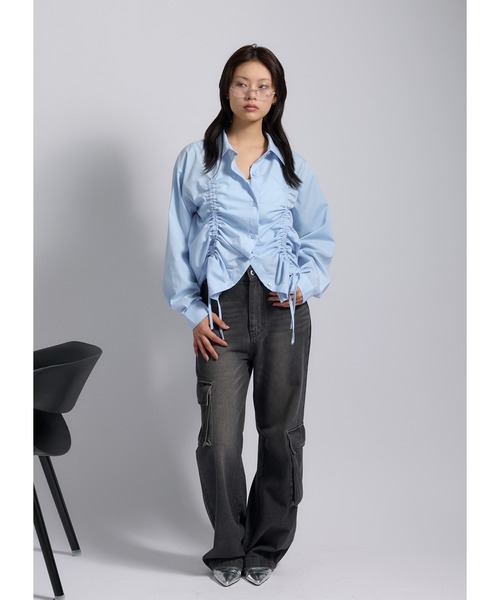 Adoon plain（アドーンプレーン）の「2wayドロストギャザーシャツ（シャツ/ブラウス・レディース・ライトブルー/チャコールグレー/ボルドー/ホワイト・FREE）」の7枚目の写真