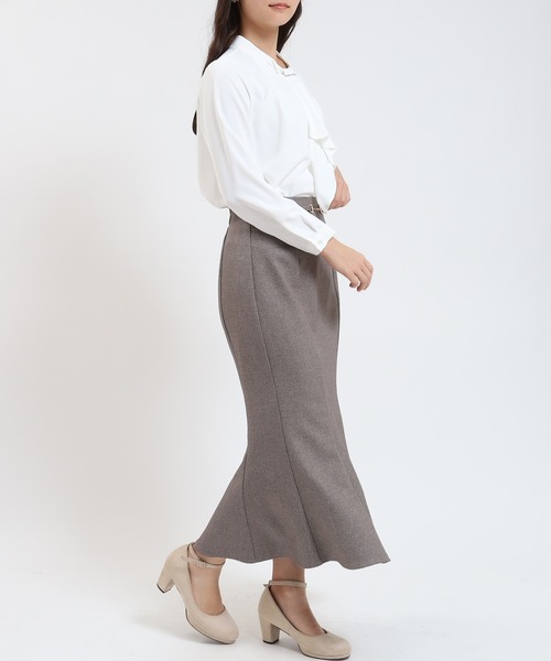 ASTORIA ODIER(アストリアオディール)の「とろみ素材 パール金具付ボウタイブラウス(シャツ/ブラウス・レディース・ピンクベージュ/ベージュ/ライトグレー/ホワイト・SMALL/MEDIUM/LARGE)」の16枚目の写真