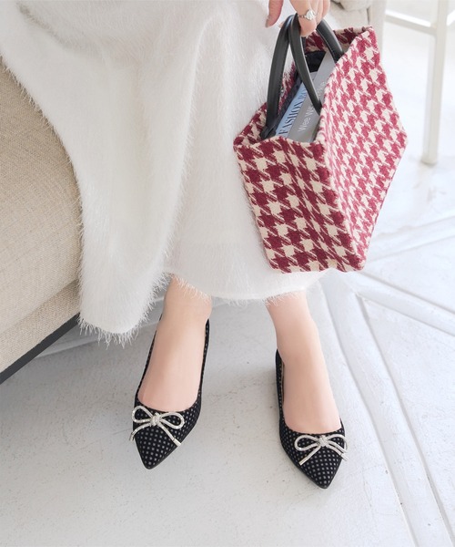 KOBE LETTUCE（コウベレタス）の「リボンビジューフラットパンプス（パンプス・レディース・ブラック系/ライトグレー系/ブルー系/ブラック系その他/ベージュ系/ワイン系・LL/S/M/L）」の7枚目の写真