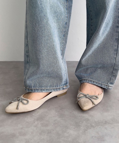 KOBE LETTUCE（コウベレタス）の「リボンビジューフラットパンプス（パンプス・レディース・ブラック系/ライトグレー系/ブルー系/ブラック系その他/ベージュ系/ワイン系・LL/S/M/L）」の20枚目の写真