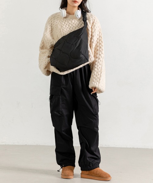DAY CLOSET(デイ クローゼット)の「【大容量 A4収納可】ノットデザインでこなれ魅せ。肩掛け キルティング ショルダー トートバッグ レディース(ショルダーバッグ・レディース・ブラック/ホワイト・ONE SIZE)」の10枚目の写真