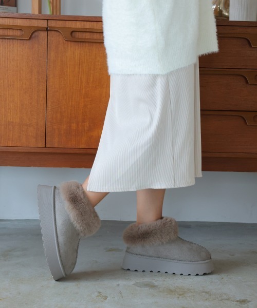 DEMETER(デメテル)の「厚底 ボリュームファー ムートンブーツ(ブーツ・レディース・ブラック/キャメル/ベージュ系その他・LL/M/L)」の13枚目の写真