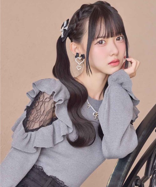 ROJITA ネックレス付肩ボリュームフリルニットトップス 地雷 ROJITA ニット セーター 「新色追加」ネックレス付肩ボリューム