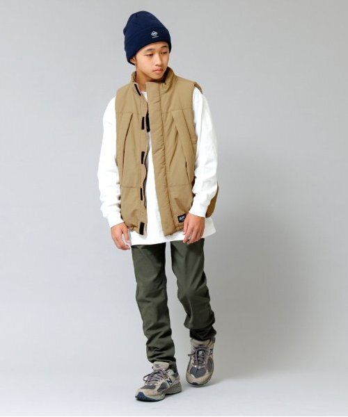 GLAZOS(グラソス)の「【大人向けサイズあり】【撥水】【保温】機能中綿サーモライト・ベスト(ベスト・キッズ・ブラック/チャコールグレー/ベージュ・S/M/L/LL)」の7枚目の写真