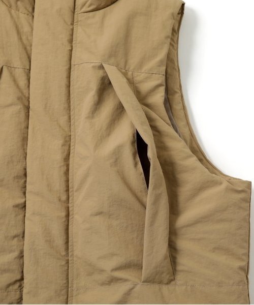 GLAZOS(グラソス)の「【大人向けサイズあり】【撥水】【保温】機能中綿サーモライト・ベスト(ベスト・キッズ・ブラック/チャコールグレー/ベージュ・S/M/L/LL)」の11枚目の写真