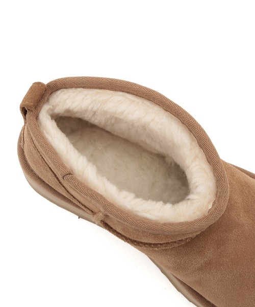 UGG(アグ)の「【UGG(アグ)】CLASSIC ULTRA MINI PLATFORM(ブーツ・レディース・キャメル/ブラック・25/24/23)」の9枚目の写真