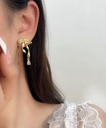 mebole（メボレ）の「ツイストリボンピアス（ピアス（両耳用））」