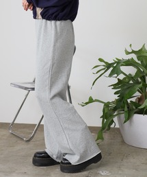 切りっぱなしフレアスウェットパンツ