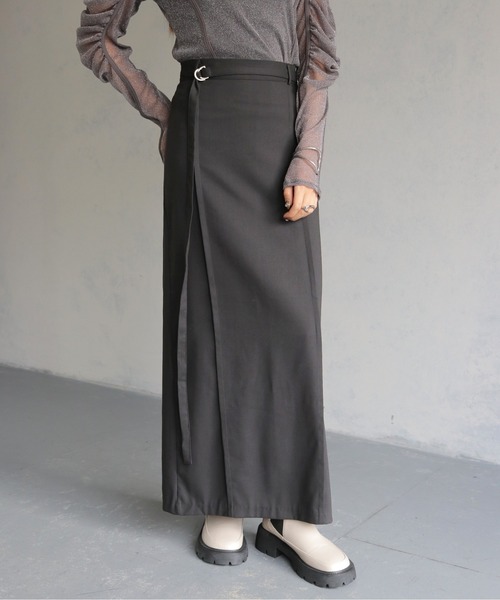 cheriella（シェリエラ）の「【cheriella】ベルト付ロングスカート BELTED LONG SKIRT（スカート・レディース・ブラック/チャコール・S/M）」の3枚目の写真