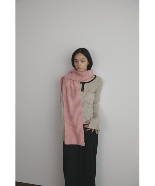 MERLOT（メルロー）の「リブニットマフラー（マフラー・レディース・イエロー/ピンク/ブルー・FREE）」の6枚目の写真