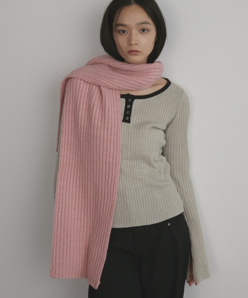 MERLOT（メルロー）の「リブニットマフラー（マフラー・レディース・イエロー/ピンク/ブルー・FREE）」の3枚目の写真