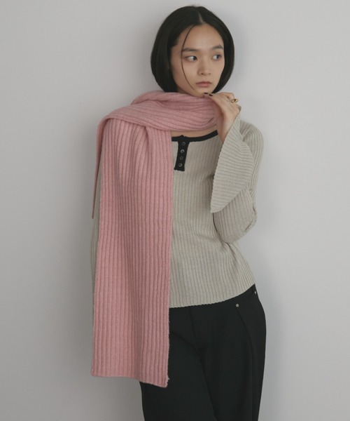 MERLOT（メルロー）の「リブニットマフラー（マフラー・レディース・イエロー/ピンク/ブルー・FREE）」の11枚目の写真