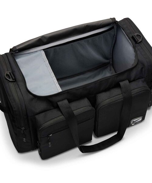 NIKE（ナイキ）の「ナイキ ユーティリティ パワー 2.0 ダッフルバッグ (ミディアム 51L) / Nike Utility Power 2.0 Duffel Bag (Medium 51L) FN4208-010 Black（ドラムバッグ・メンズ・ブラック・ONE SIZE）」の6枚目の写真