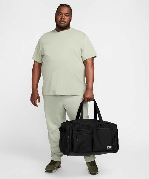 NIKE（ナイキ）の「ナイキ ユーティリティ パワー 2.0 ダッフルバッグ (ミディアム 51L) / Nike Utility Power 2.0 Duffel Bag (Medium 51L) FN4208-010 Black（ドラムバッグ・メンズ・ブラック・ONE SIZE）」の2枚目の写真