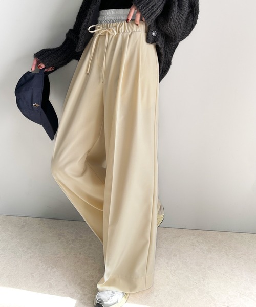 classicalelf（クラシカルエルフ）の「トレンドをひとさじ。ウエストが主役のワイドパンツ。ダブルウエストイージーパンツ（ウエストストライプ柄）（スラックス・レディース・ベージュ/ネイビー/アイボリー/チャコール・SMALL/MEDIUM/LARGE/X-LARGE）」の2枚目の写真