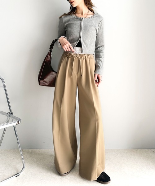 classicalelf（クラシカルエルフ）の「トレンドをひとさじ。ウエストが主役のワイドパンツ。ダブルウエストイージーパンツ（ウエストストライプ柄）（スラックス・レディース・ベージュ/ネイビー/アイボリー/チャコール・SMALL/MEDIUM/LARGE/X-LARGE）」の16枚目の写真