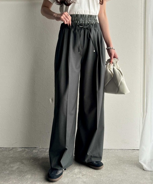 classicalelf（クラシカルエルフ）の「トレンドをひとさじ。ウエストが主役のワイドパンツ。ダブルウエストイージーパンツ（ウエストストライプ柄）（スラックス・レディース・ベージュ/ネイビー/アイボリー/チャコール・SMALL/MEDIUM/LARGE/X-LARGE）」の17枚目の写真