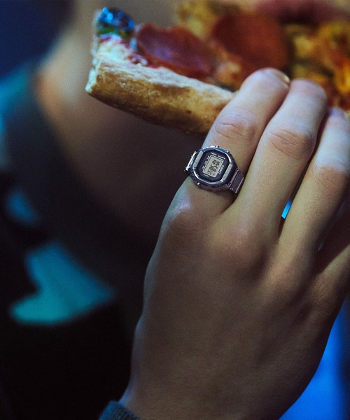 CASIO(カシオ)の「CASIO/カシオ 時計 CASIO RING WATCH リングウォッチ CRW-001-1JR(デジタル腕時計・メンズ・シルバー・FREE)」の3枚目の写真