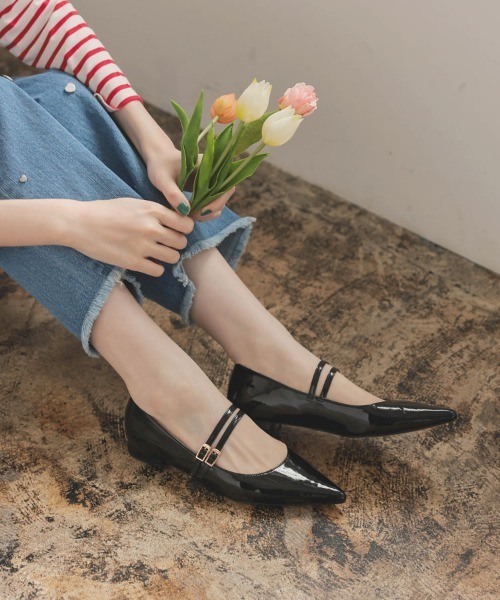 DONOBAN(ドノバン)の「ダブルストラップパンプス(パンプス・レディース・ブラック/グレイッシュベージュ・35/36/37/38/39/40)」の6枚目の写真