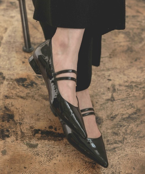 DONOBAN(ドノバン)の「ダブルストラップパンプス(パンプス・レディース・ブラック/グレイッシュベージュ・35/36/37/38/39/40)」の12枚目の写真