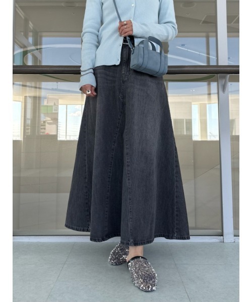 Mila Owen（ミラオーウェン）の「後ろゴムマチデザインフレアデニムスカート【手洗い可能】（スカート・レディース・ライトブルー/グレー/ブルー・0/1）」の22枚目の写真