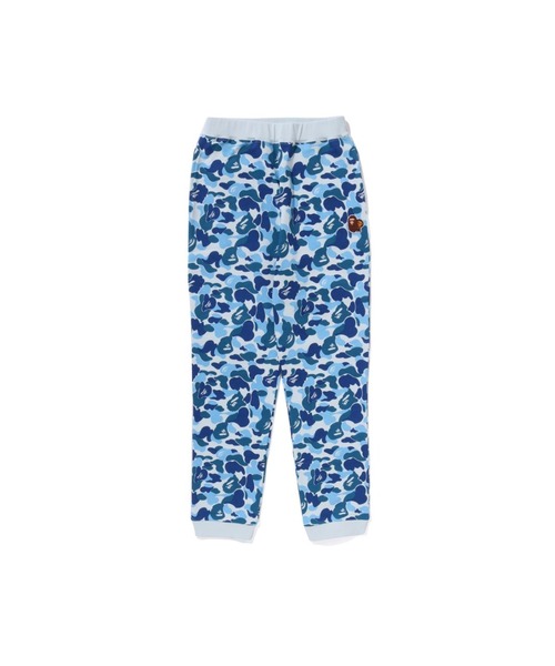 A BATHING APE(アベイシングエイプ)の「ABC CAMO APE & MILO ONE POINT SWEAT PANTS(スウェットパンツ・キッズ・ピンク/グリーン/ブルー・160/150)」の1枚目の写真