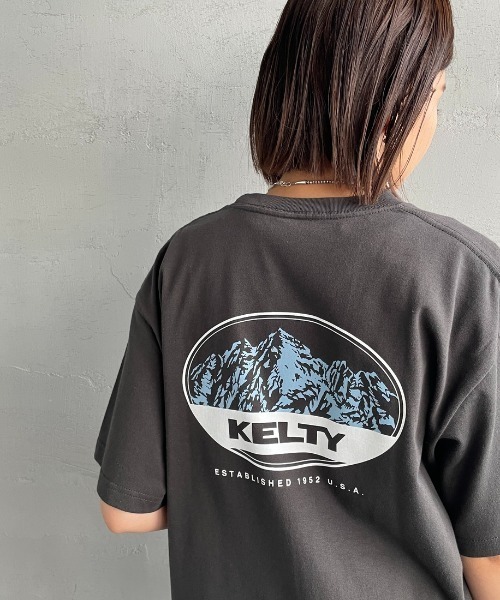KELTY（ケルティ）の「[KELTY/ケルティ] 別注 マウンテンロゴ バックプリントTシャツ（Tシャツ/カットソー・レディース・サックスブルー/アッシュグレー/ホワイト/スミクロ/ネイビー・XS/S/M/L）」の3枚目の写真