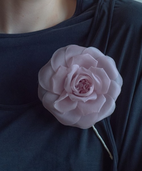 IRIS47(イリスフォーセブン)の「【IRIS 47】rhodon corsage/ロドン コサージュ(ブローチ/コサージュ・レディース・グリーン/アイボリー/ブラック/ピンク・FREE)」の1枚目の写真