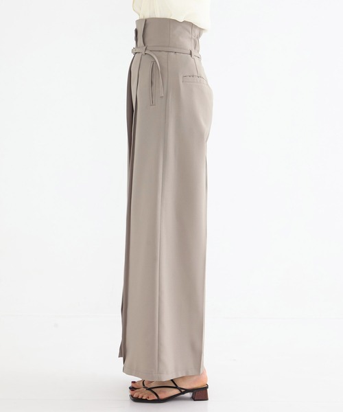 UNITED TOKYO（ユナイテッドトウキョウ）の「【シリーズ累計販売数21,000本突破！】HAKAMAラップワイドパンツ｜細見え/ウォッシャブル/防シワ/ストレッチ/オフィスカジュアル/秋服（その他パンツ・レディース・インディゴブルー/ダークグレー/ライトグリーン/ベージュ/ブラウン/ブラック/グレー系その他/ブルー系その他/グレー/ブラック系その他2・2/4/3/1）」の17枚目の写真