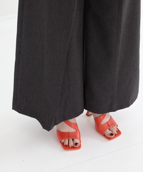 UNITED TOKYO（ユナイテッドトウキョウ）の「【シリーズ累計販売数21,000本突破！】HAKAMAラップワイドパンツ｜細見え/ウォッシャブル/防シワ/ストレッチ/オフィスカジュアル/秋服（その他パンツ・レディース・インディゴブルー/ダークグレー/ライトグリーン/ベージュ/ブラウン/ブラック/グレー系その他/ブルー系その他/グレー/ブラック系その他2・2/4/3/1）」の12枚目の写真