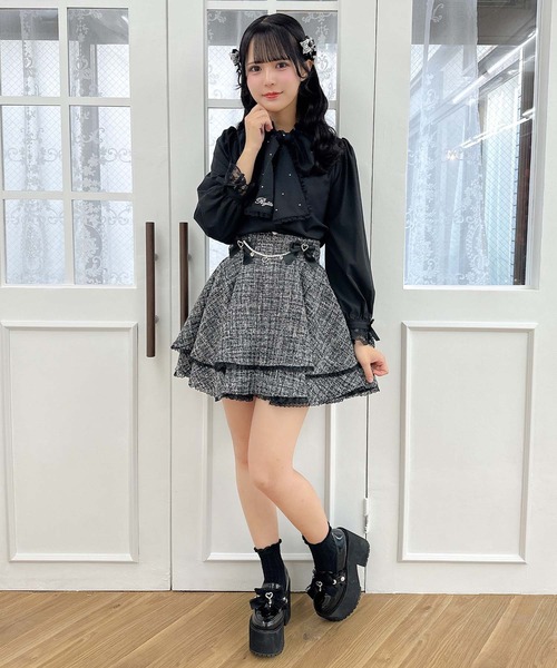 ROJITA（ロジータ）の「ボウタイハートラインストーン付ブラウス 