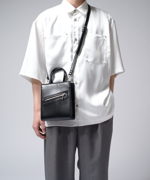 Lui's（ルイス）の「【Neucon/ニューコン】2way ショルダーショッパーバッグ（ショルダーバッグ・メンズ・ブラック/グリーン・FREE）」の4枚目の写真